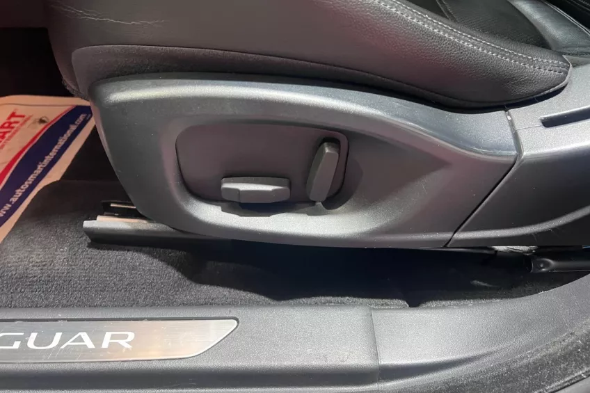 Jaguar E-Pace D180 AWD R-DYNAMIC S BVA GARANTI 12 M FAIBLE KILOMETRAGE