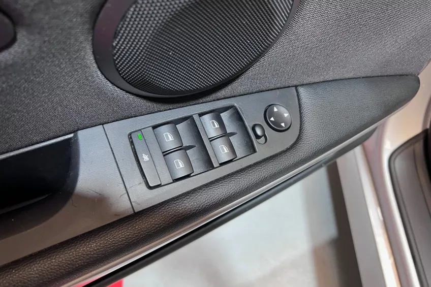 Bmw Serie 3 318i CONFORT BVA GARANTI 12 M