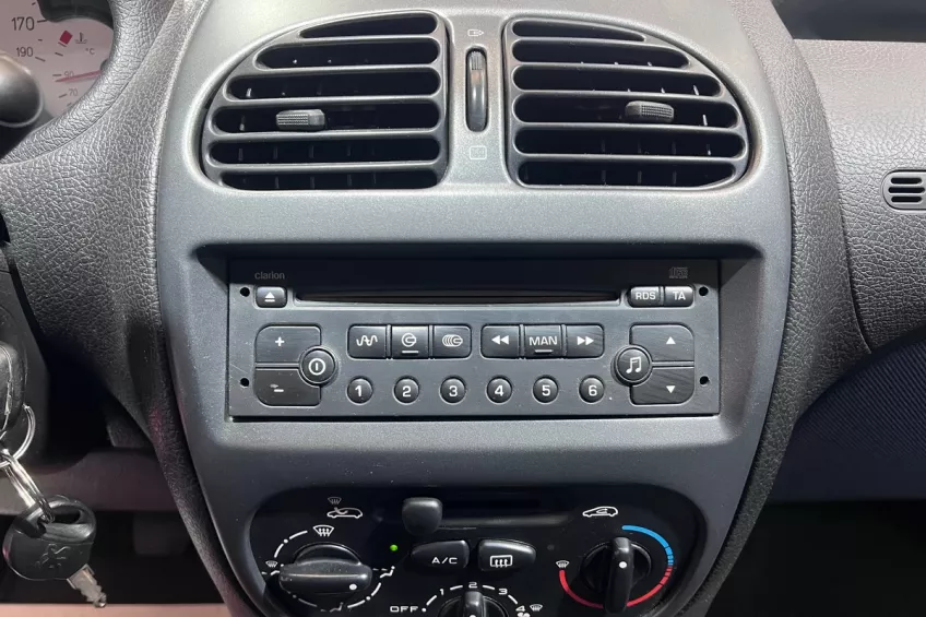 Peugeot 206 1.4 90 X LINE CLIM
