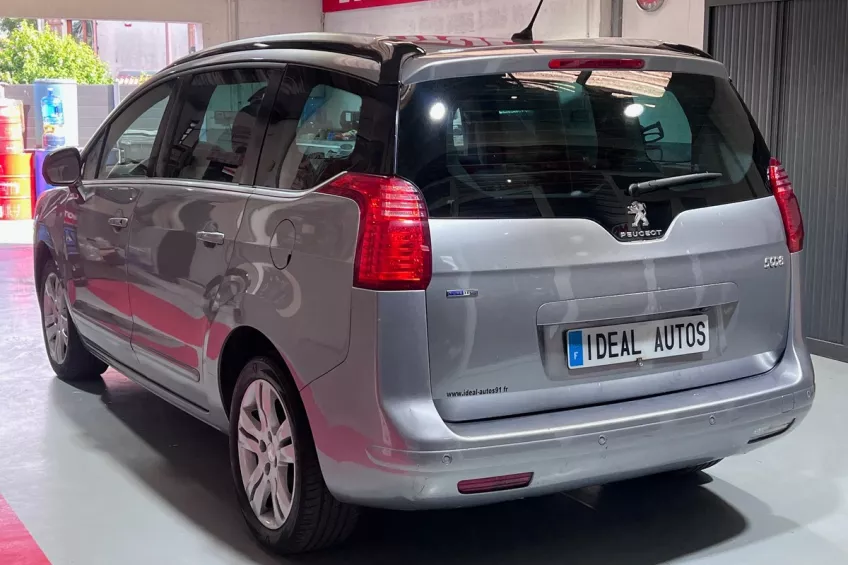 Peugeot 5008 1.2 PURETECH 130  ALLURE 7 PL MOTEUR NEUF