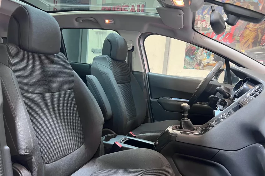 Peugeot 5008 1.2 PURETECH 130  ALLURE 7 PL MOTEUR NEUF