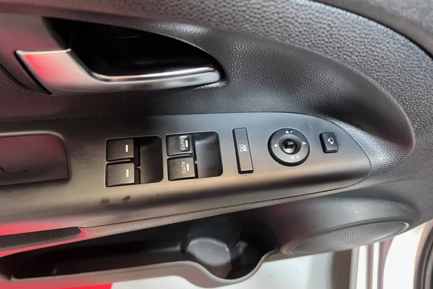 Kia Venga 1.6 CRDI 115 PREMIUM