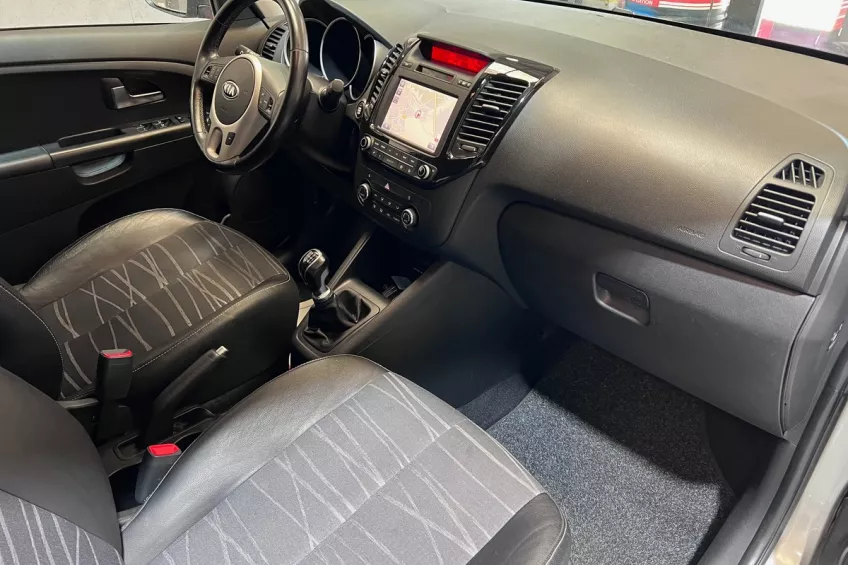 Kia Venga 1.6 CRDI 115 PREMIUM