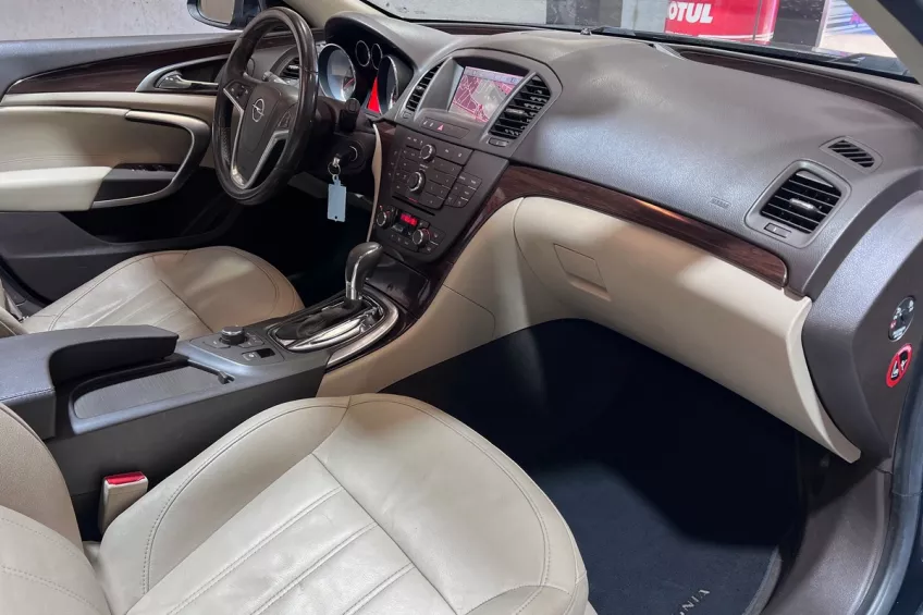 Opel Insignia TOURER 2.8 V6 260 TURBO COSMO 4X4 GARANTI 12 MOIS