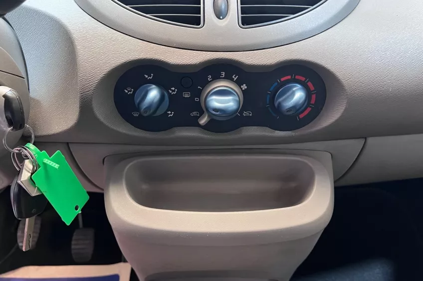 Renault Twingo 1.2 16v 75 GARANTI 12 MOIS