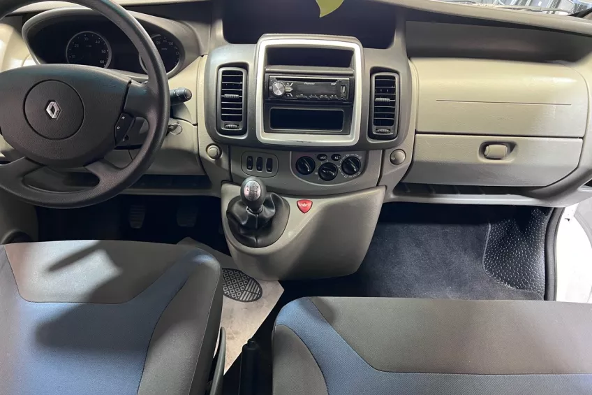 Renault Trafic 2.0 DCI 90 9 PLACES