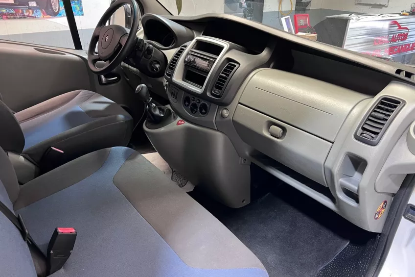Renault Trafic 2.0 DCI 90 9 PLACES