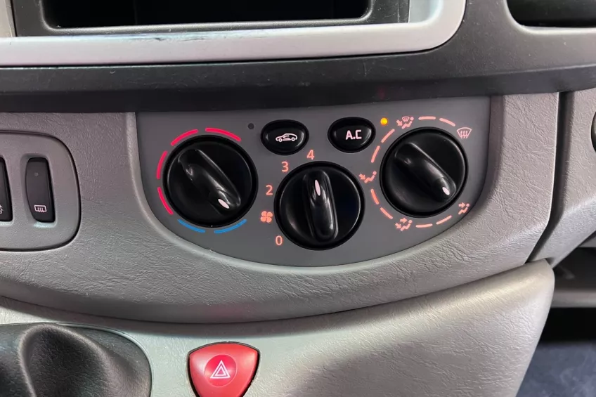 Renault Trafic 2.0 DCI 90 9 PLACES GARANTI 12 MOIS
