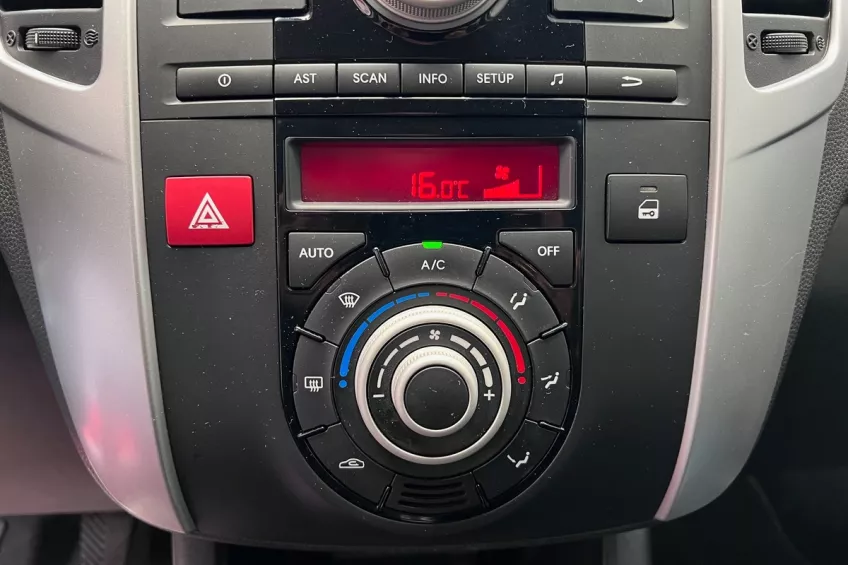 Kia Venga 1.4 CRDI 90 ACTIVE
