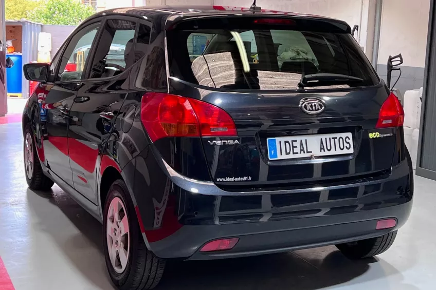 Kia Venga 1.4 CRDI 90 ACTIVE