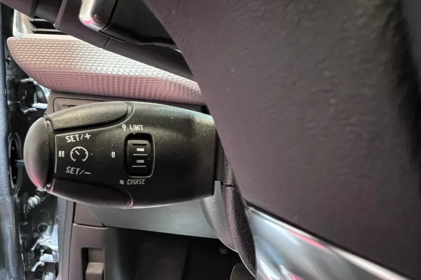 Peugeot 2008 1.2 PURETECH 82 ACTIVE ETG5 EQUIPE HANDICAPE GARANTI 12 MOIS KILOMETRAGE CERTIFIER