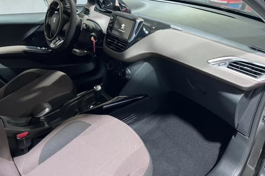 Peugeot 2008 1.2 PURETECH 82 ACTIVE ETG5 EQUIPE HANDICAPE GARANTI 12 MOIS KILOMETRAGE CERTIFIER