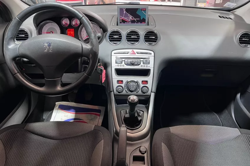 Peugeot 308 1.6 HDI 110 PREMIUM