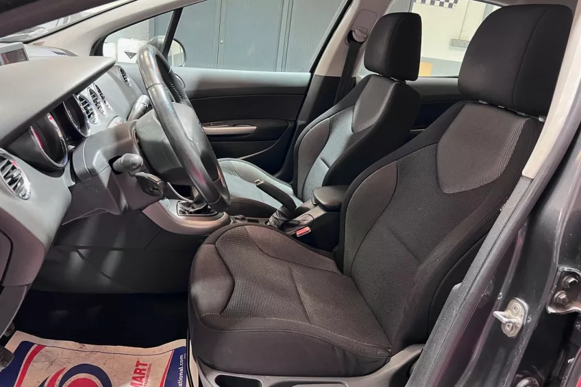 Peugeot 308 1.6 HDI 110 PREMIUM