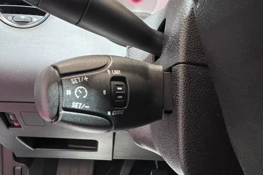 Peugeot 308 1.6 HDI 110 PREMIUM