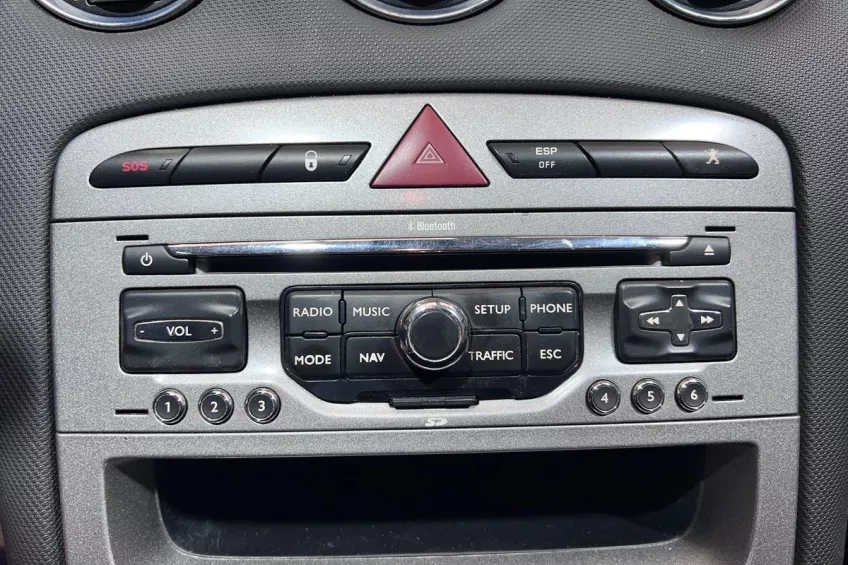 Peugeot 308 1.6 HDI 110 PREMIUM