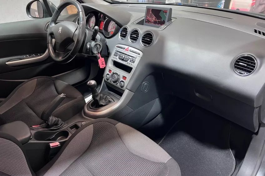 Peugeot 308 1.6 HDI 110 PREMIUM