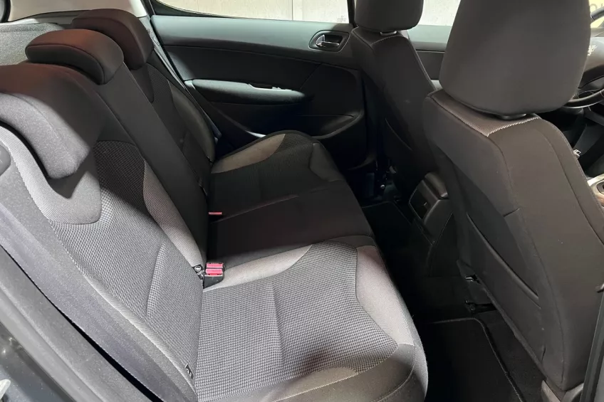 Peugeot 308 1.6 HDI 110 PREMIUM