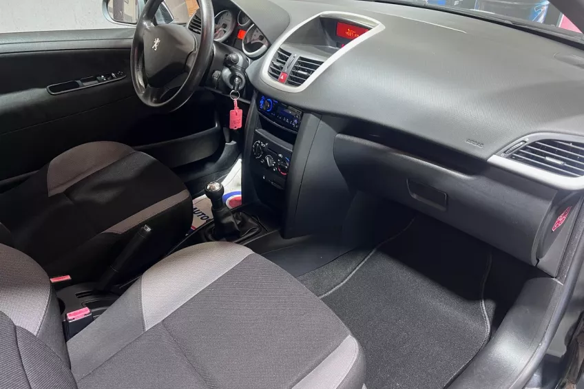 Peugeot 207 1.4 75 URBAN