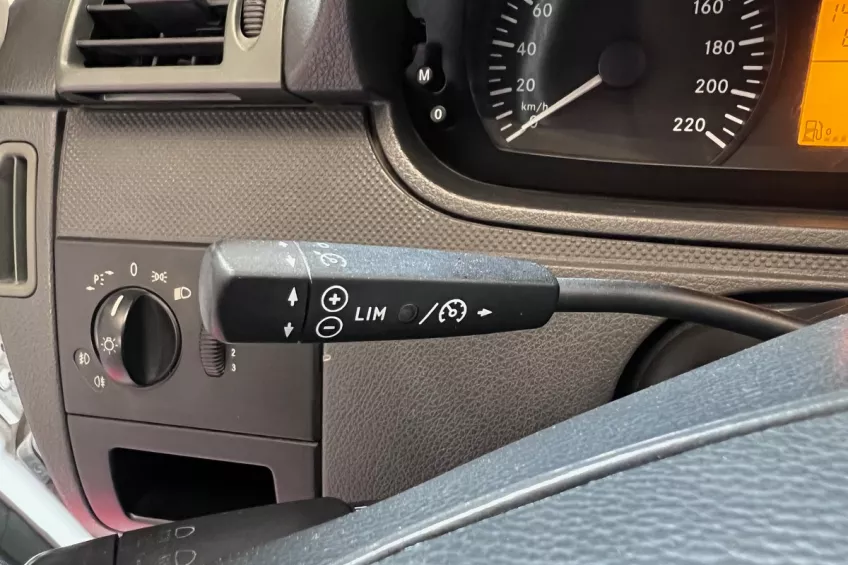 Mercedes Benz VITO 110 CDI 9 PLACES TVA RECUPERABLE