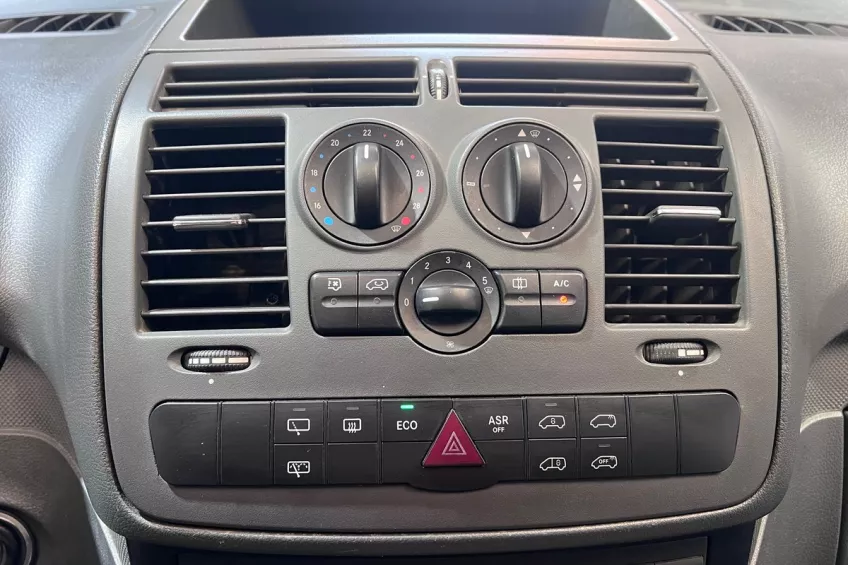 Mercedes Benz VITO 110 CDI 9 PLACES TVA RECUPERABLE GARANTIE 12 M