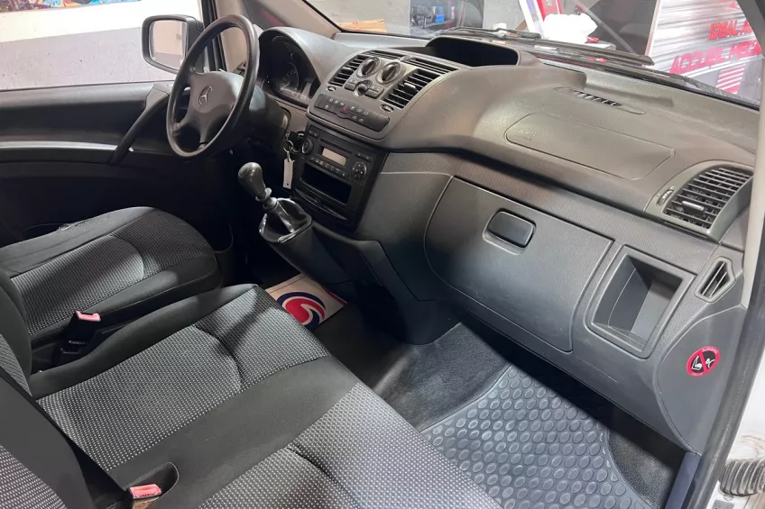Mercedes Benz VITO 110 CDI 9 PLACES TVA RECUPERABLE GARANTIE 12 M