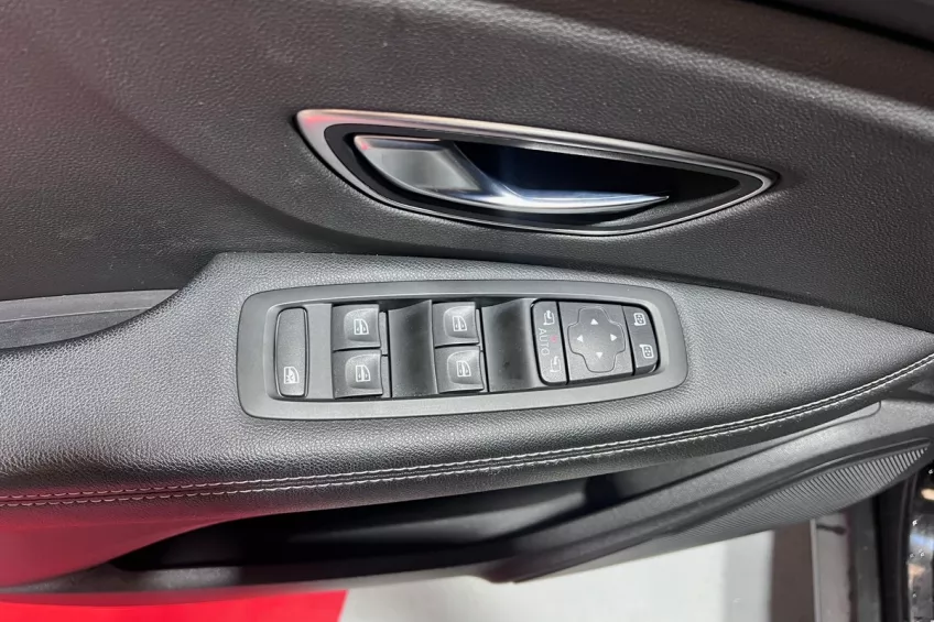 Renault Scenic TCE 140 INTENS