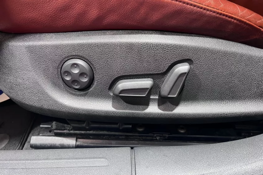 Audi A4 AVANT 2.0 TDI 143 S LINE MULTITRONIC