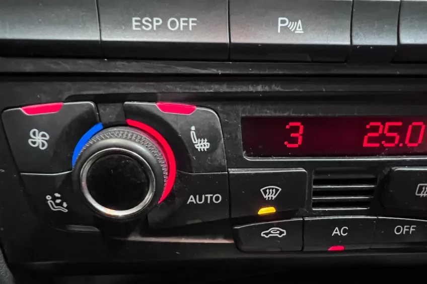 Audi A4 AVANT 2.0 TDI 143 S LINE MULTITRONIC