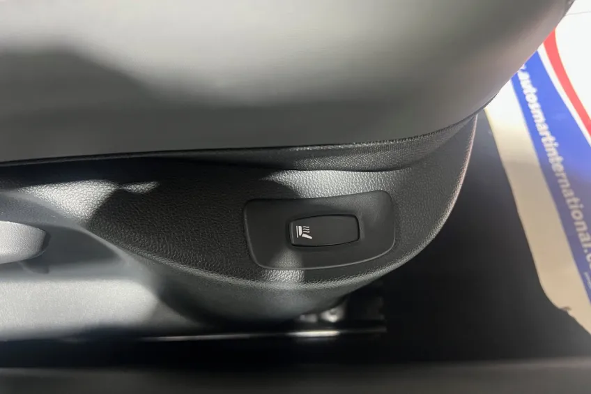 Renault Clio 4 120 INITIALE PARIS EDC