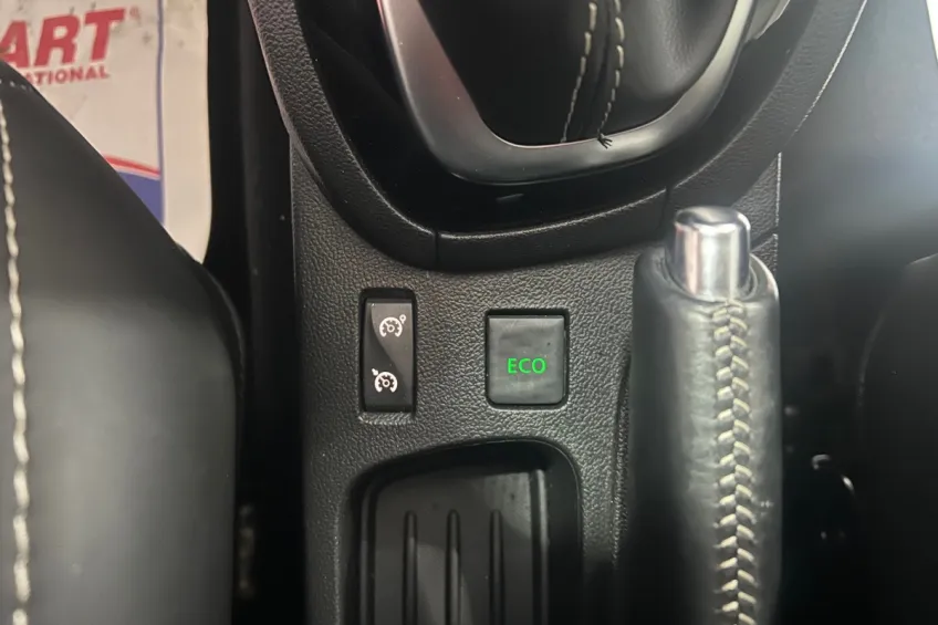 Renault Clio 4 120 INITIALE PARIS EDC GARANTIE 12 MOIS 