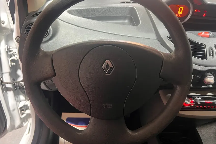 Renault Twingo 2 1.2 75 AUTHENTIQUE