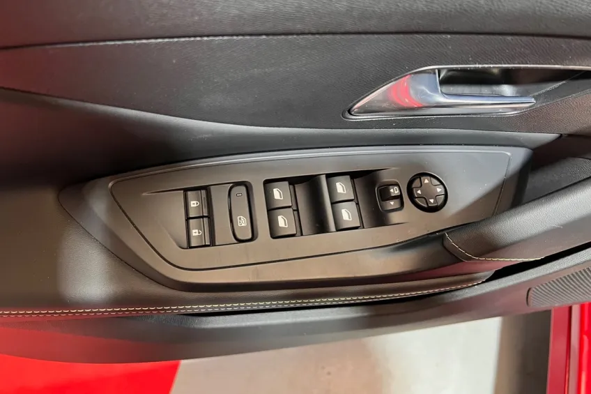 Peugeot 308 1.2 PURETECH 130 S&S GT EAT8