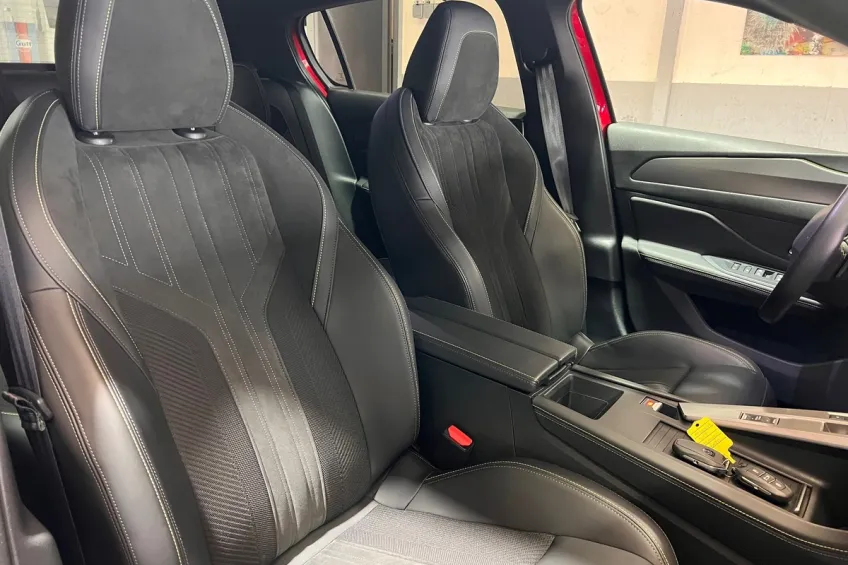 Peugeot 308 1.2 PURETECH 130 S&S GT EAT8