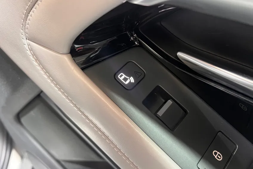 Land Rover Evoque 2.0 D180 4WD R-DYNAMIC HSE BVA GARANTI 12 M