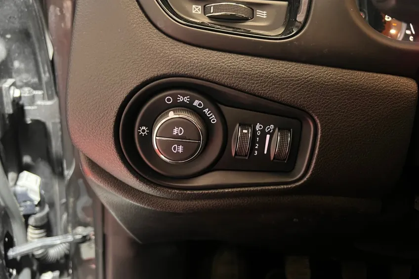 Jeep Renegade 1.6 MULTIJET S&S 120 BROOKLYN LIMITED GARANTI 12 MOIS