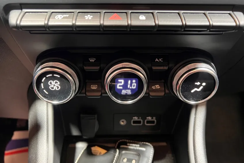 Renault Captur 1.3 MILD HYBRID 140 EVOLUTION EDC GARANTIE 12 M