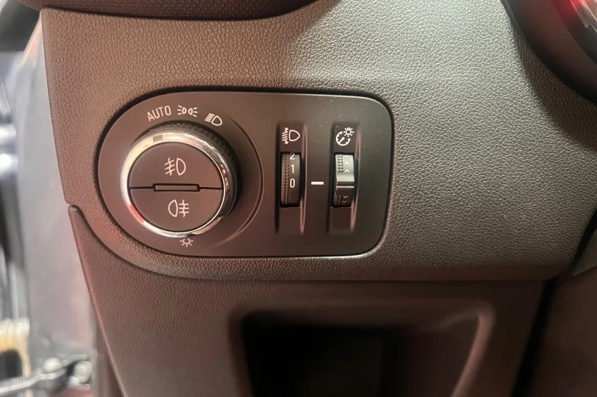 Opel Crossland X 1.2 TURBO 110 INNOVATION