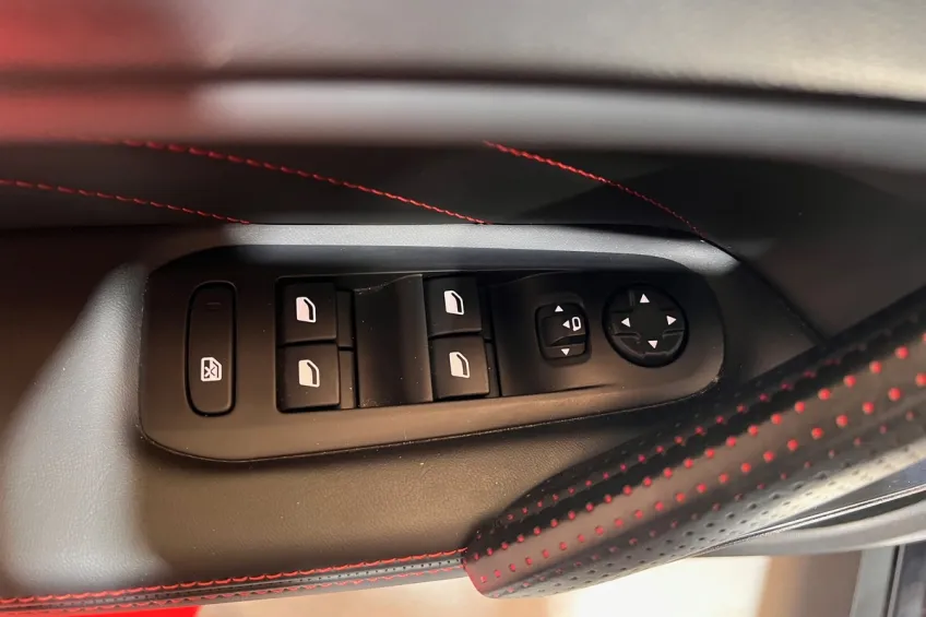 Peugeot 308 1.6 THP 270 S&S GTI BY PEUGEOT SPORT