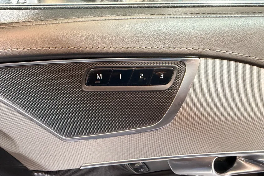 Volvo XC90 2.0 T8 TWIN ENGINE AWD INSCRIPTION LUXE 7PL