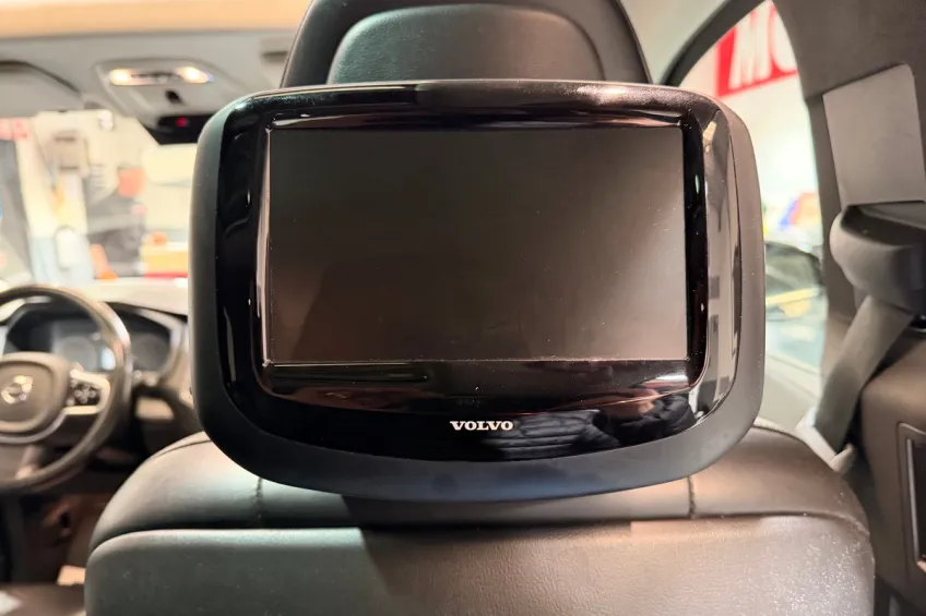 Volvo XC90 2.0 T8 TWIN ENGINE AWD INSCRIPTION LUXE 7PL