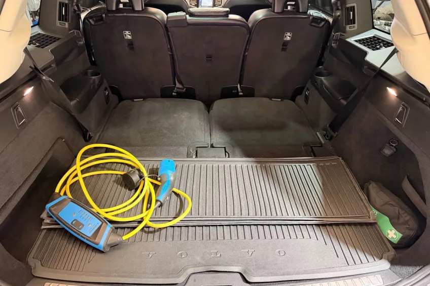 Volvo XC90 2.0 T8 TWIN ENGINE AWD INSCRIPTION LUXE 7PL