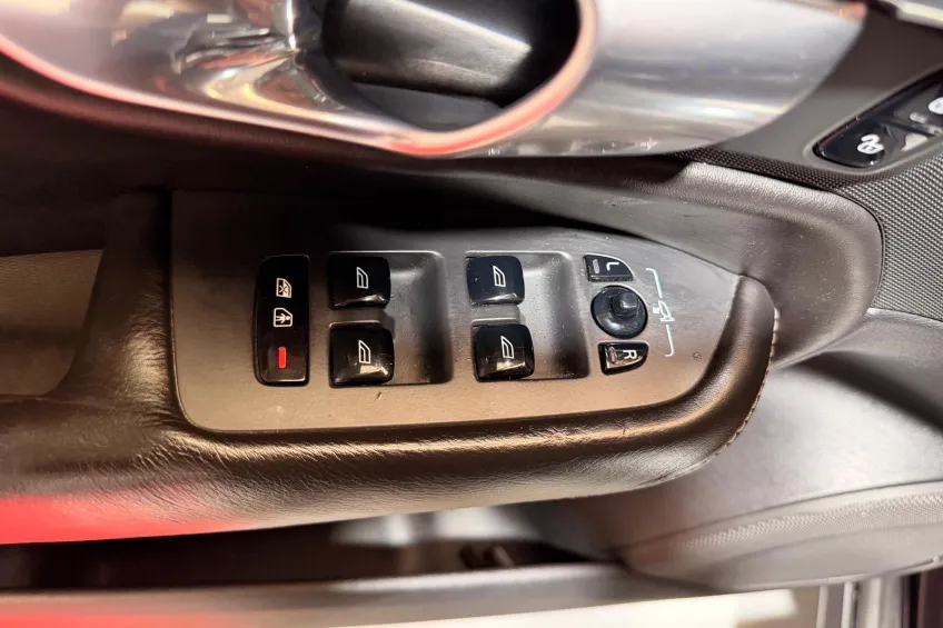 Volvo XC90 2.0 T8 TWIN ENGINE AWD INSCRIPTION LUXE 7PL