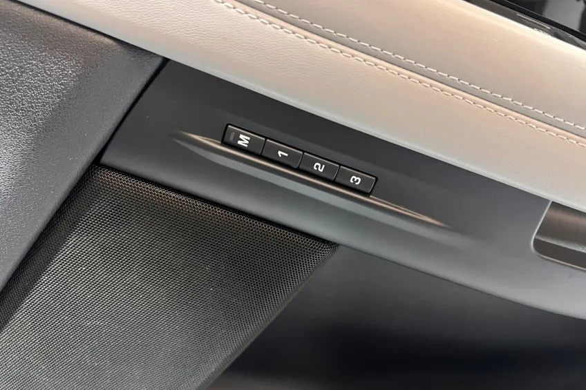 Land Rover Evoque 2.0 D180 4WD R-DYNAMIC HSE BVA 12 MOIS GARANTIE