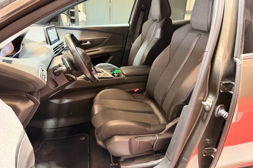 Peugeot 3008 1.5 BLUEHDI 130 GT LINE EAT8