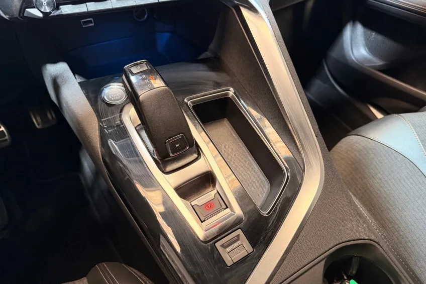 Peugeot 3008 1.5 BLUEHDI 130 GT LINE EAT8