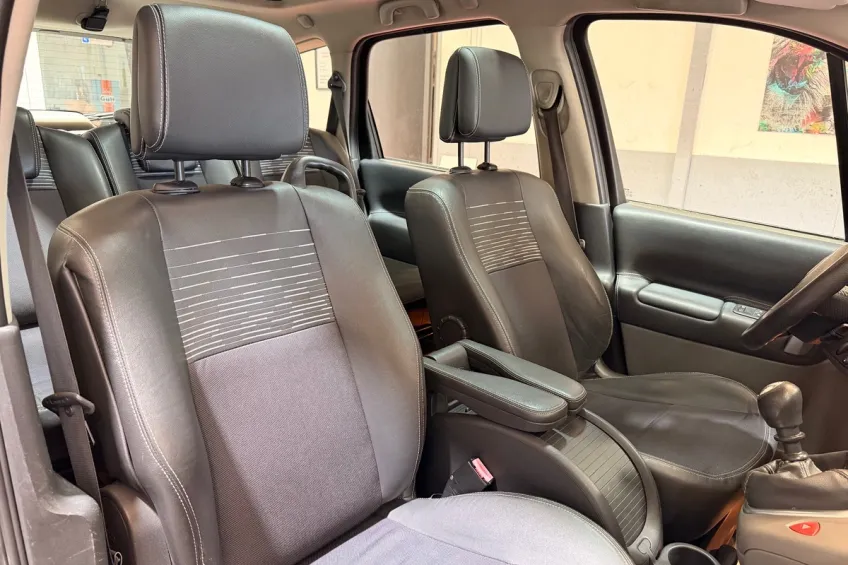 Renault Grand Scenic 1.9 DCI 130 EXCEPTION 7PL