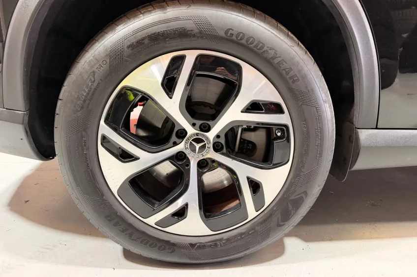 Mercedes Benz GLC 300 E 4MATIC AVANTGARDE LINE 9G-TRONIC