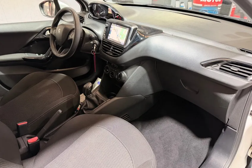 Peugeot 208 1.6 BLUEHDI 100 S&S ACTIVE BUSINESS 5P