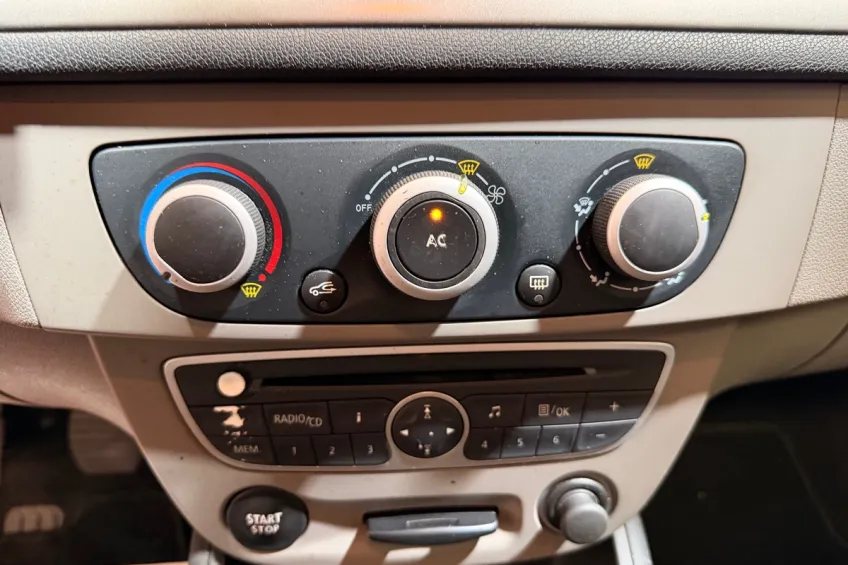 Renault Megane 3 1.5 DCI 90 FAP EXPRESSION ECO2 FAIBLE KM